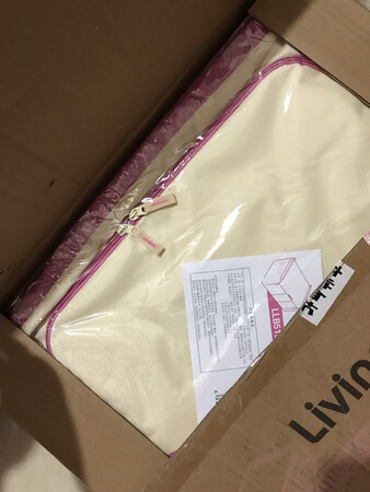 一下买了很多！之前买过别的颜色的！用着不错！不着急用，就不一一打开看了！应该不会有问题！相对于小牌子来说没有味道就是最大的优点了吧！也买过便宜的，特别味！熏得我头疼，这个就不会！