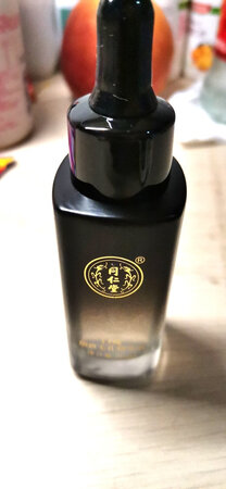 还没有用，看起来还可以，要是瓶子上面有保质期就好了，一般不会保留盒子的，生产日期那些在盒子上面不方便