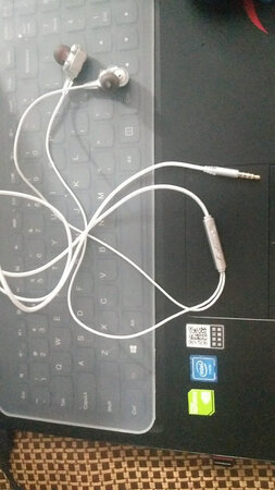 客服服务态度特别好，耳机音质不错，好评