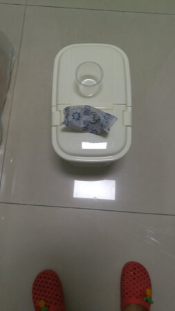 快递员送货速度快，服务态度好，产品质量也不错。