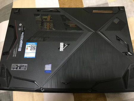 以前一直用微星的主板，第一台电脑用的微星主板到现在更新换代买的微星B365M主板，可以良心的说我属于微星的忠实老用户，微星的笔记本听说过，但是一直没想着买笔记本（我喜欢用台式机），这次朋友想买台笔记本，要我推荐，我首先想到了戴尔跟华硕，不过后来看到微星有活动我就动心了，同配置下微星的性价比更好，没有犹豫就下单了。11号下的单，12号就到本地的配送中心但是一直没送，催了单晚上7点多才送来，拿到手没有犹豫，直接重做了系统。弄好感觉是真不错。以后可以给朋友推荐微星笔记本了。