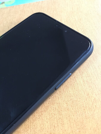 用了4-5天了，真的好喜欢，很吉利的手机壳，玻璃的真的非常漂亮，我比较喜欢玻璃壳，因为它的手感比其他壳好很多，使用起来很舒服~~~