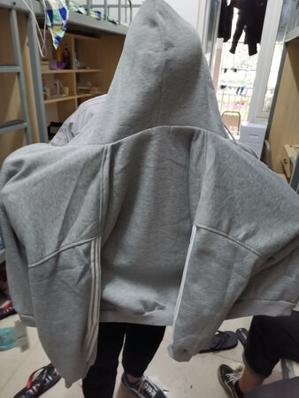 质量很好，客服也很好，上身很帅