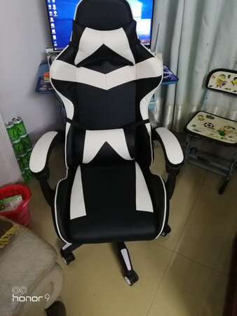 外观样式：跟图片一样
产品质量：不好不坏，可以坐人
商家服务：三天就送到，很快
使用感受：冬天坐更好，夏天可能热死人