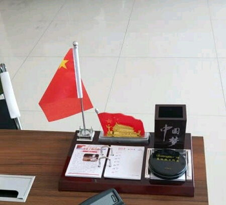 适用场景：公司
美观程度：高大尚
大小尺寸：正好
工艺品质：材质不错的
收藏价值：一直放着
其他特色：挺方便的     帮客户买的，客户说这个比较好用，而且京东有活动，价格挺优惠的。以前也买过这个。下次还买这个。