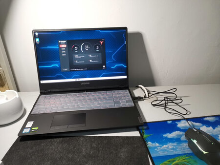 包装保护：好
外形外观：好
画面品质：nice
跑分评测：超好
运行速度：超快
游戏效果：爽
收到宝贝啦，感觉特好，很顺手，酷酷的，打游戏一点不卡，支持！！！！！