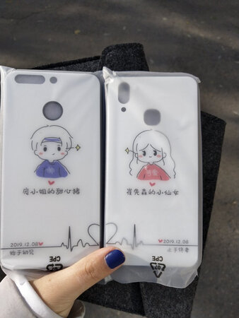 手感超级棒！外形也很好看！总之体验很不错，价格还算可以！喜欢！