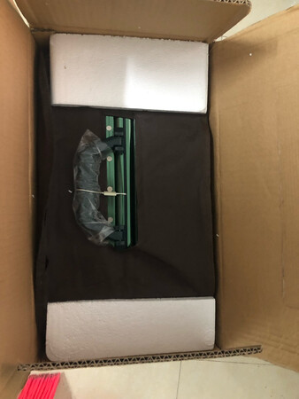 快递很给力，一晚上就到了，包装可以，保护很好，拿出来看了看，还行吧，一分一分货