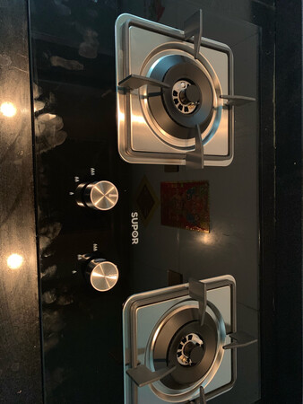 首先物流赞一个，是真的快。东西收到后完全与说明的一样，之前还担心打孔的问题，现在完全没有问题。因为是换的所以没有叫安装师傅，自己动手安转进去。打火起来挺快的颜色是蓝色的，之前打起的火都是红色的。总的来说体验还是不错的，希望能够保持久一些