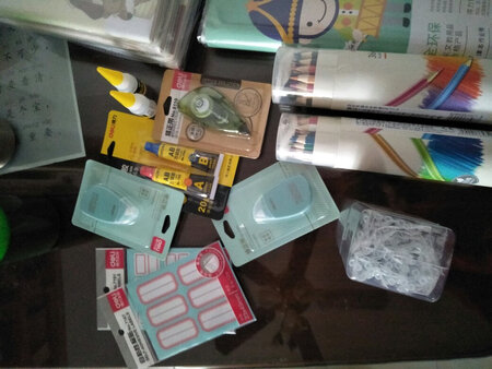 双十一买的，全是得力的，大品牌值得信赖，给孩子囤货，总用得着，孩子很满意，京东值得信赖