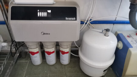 质量不错，出水也挺好，安装也快，质量稳定，价格实惠。就是制水的时候声音有点大，比我用过沁园同价位的吵，不过也问题不大，毕竟半夜也不会用它。