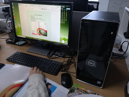 机箱外观：美观大方
性能配置：非常不错
散热性能：好