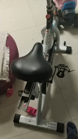 产品质感：产品质量不错，安装也很方便