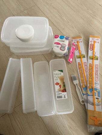 在这家店陆续买了好多东西，每件都很不错，做工非常好，这个盒子我放了点水进去乱晃了下，不漏水
