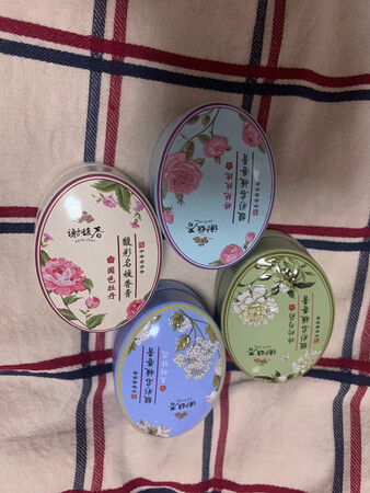 小小四支，很可爱，方便携带，味道清香，满满花香鸟语～