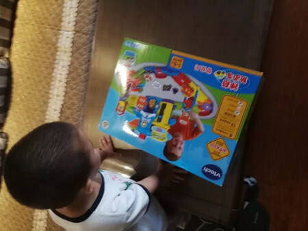 送朋友小孩的玩具，自己的小孩买过不少伟易达的玩具，经常去玩具反斗城，对比过，伟易达的玩具质量确实非常不错的，怎么说呢，耐摔，小孩的玩具，抗摔绝对是第一属性。朋友说，他孩很是喜欢，还发来的图片，挺好的。嗯，比玩具反斗城要便宜很多，而且是正品，大家可以放心购买。