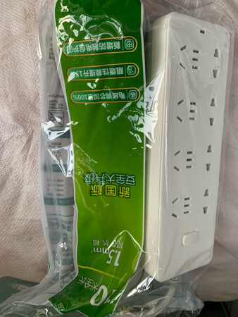 公牛插座质量好，用着放心京东发货也快。