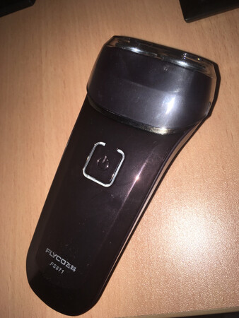 确实能水洗啊，使用体验很舒服，也有充电提示灯，这个2刀不比3刀差