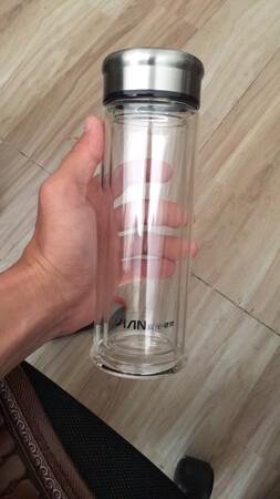 第一印象不错，玻璃的质感跟好点的还是有差距，不过一分钱一分货了