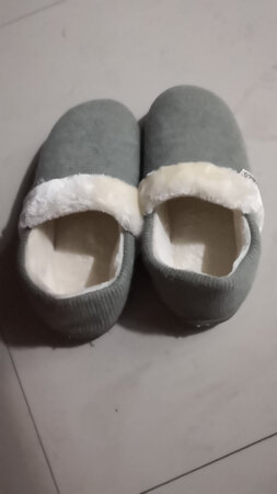 鞋子挺暖和的，男鞋嘛，大就是美，这个最大码不穿厚袜子穿四季薄袜刚刚合脚。