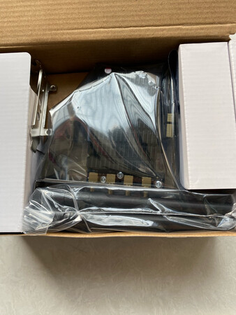 家里网线接口离电脑远，又不想拉线，这个神器呀。跟华硕的一个芯，希望能跑流畅。看做工比我的百元货好多了，等上机测试再追评