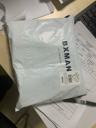 京东自营还是一如既往的快，先点个赞！衣服收到了打开一看，每一件都是独立包装的，出差什么的都挺方便。内裤是纯棉的，摸起来手感很好，很柔远，穿起来感觉很舒服，个人喜欢宽松点儿的，穿起不是很紧也不是很宽松，正好合适，再点一个赞！总体来说还是不错的，你值得拥有。