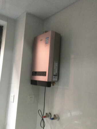 第一次买万家乐，所谓的安装就如图安装完毕，完全不能使用，再往下安装开始收费。集成吊顶就是家里面用的铝扣板开孔尽然列入他们收费项目。 这也是第一次听到有这样收费项，就是在万家乐。