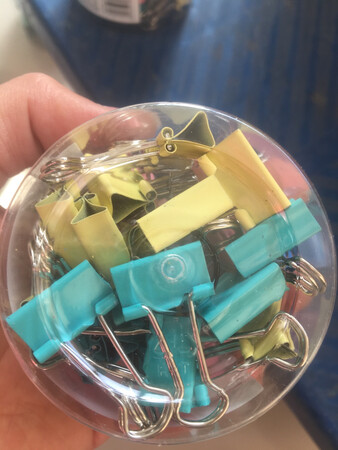 买了十五盒齐心燕尾夹，大中小都有，好几种规格，经济实惠！