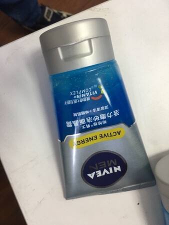 一直在用这个化妆产品，以前一直在自营购买，现在在旗舰买的，希望不要失望吧