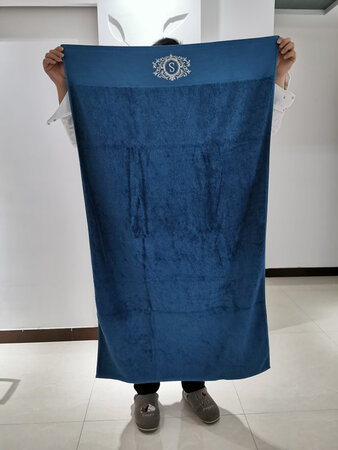 质量不错，老公很喜欢，还积极配合当人体浴巾挂架，标签上还注明，第一次洗可能有少量浮毛，很真实贴心。用的好还会再来哒