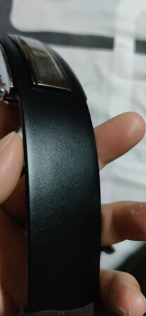 刚刚打开包装，里面还送的工具。包装很精美。皮带质量看上去很好。
