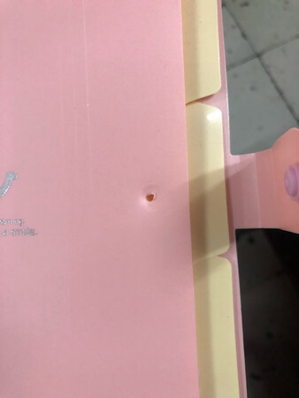 刚打开这个卡扣就是坏的，算了，对付用吧