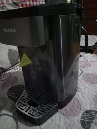 既然式饮水机真心不错，小巧方便，快递速度快。有需要的朋友放心购买。