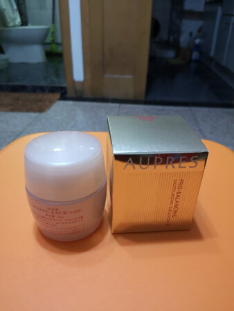 当天下单就收到了所购买的商品，感谢快递师傅送货好辛苦。