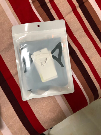 手感很好，上身感觉贴身舒适，不错。