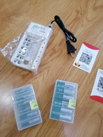 刚打开包装，买回来给剃须刀，遥控器，玩具备用的，到货时间短，充电器很精致结实，用好了回再购买的