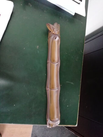瓷的  使用起来还是不错滴