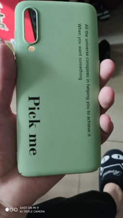 做工质感：做工很不错
触摸手感：舒服，有磨砂感。。。
颜色外观：绿色的，很漂亮，看着很清新
适配性：尺寸刚合适。。。