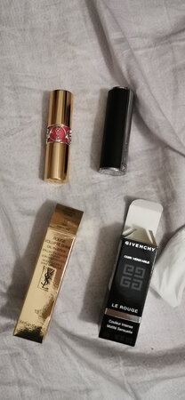颜色挺好的 很适合日常 素颜完全可以