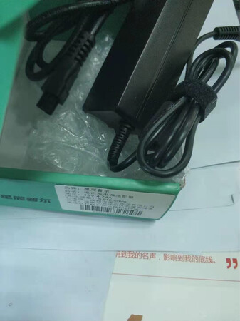 这款笔记本充电器很好用，很不错，充电快，起热小，买回来充电不进，把电池扣下来就可以啦，现在已经开始充电啦