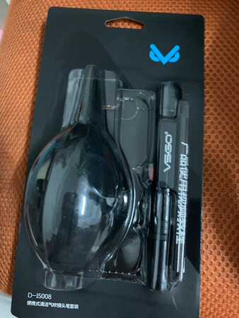 回来用了一次，吹了一下相机的灰尘，还不错，吹的风威力还可以，哈哈?笔刷还没用，用了再来。