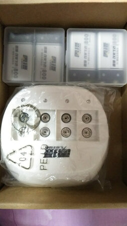 非常非常喜欢的品牌排，尤其是充电器，做得太漂亮，细节体现做工。买了相机的还有方块电池都非常非常的满意