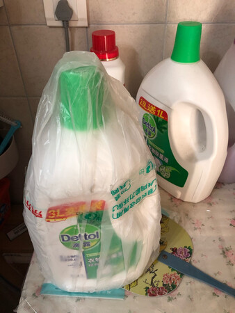 一直在用这款除菌消毒液，这次趁着有活动买了几个，希望店家以后能够多一些优惠活动哦！