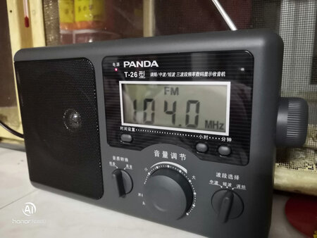 今天到了，我按照随机的说明书操作，就是调不了时间，联系了客服，才知道要同时按两个按键。客服态度很好的！京东值得信赖！谢谢！！！