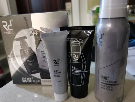 清洁效果：可以，京东搞活动下来要比~便宜得多，最重要的是京东送货到家速度超级快，我爱京东希望京东越来越好，这个老公是用了同事的，觉得同事的真好，因为然后，强烈要求我给他买的，哈哈，反正京东是特别的好，老公皮肤比较油，用这个很好