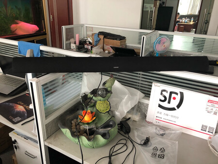 音质音效：漫步者B3我已经买了很多条了（四五年时间应有10几条了吧）从2014年购买第一条开始，通过对比各方面后就深深喜欢了这专业电视条形音响，B3在配置方面，采用高低音一对，中低音两队共六个主动喇叭，配合独特的设计理念，让B3给人感觉高大上，同时支持蓝牙，主流光纤，同轴以及Line In和AUX输入接口，除了输入接口外，壳体用料也是特别棒，以及前面的LOGO，小巧的遥控也是精心设计，遇到打折促销时候赶紧买就对了，价格2014年到目前为止，都是特别稳定，质量也是很不错，14年买的第一条还用得好好的！好东西一定要分享大家！