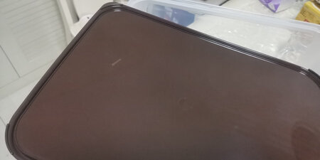 箱子挺不错的，也没啥异味，就是有个箱子的盖子好像是瑕疵品，颜色不均匀，有点掉皮，不知道厂家叫玩的时候是怎么过的，也有可能xxxx就给三等货色了，有点小失望。这次估计是没有三倍奖励了，不过事实是这样我还是要说清楚的，在意的伙伴可以绕道了。
容量大小：15升