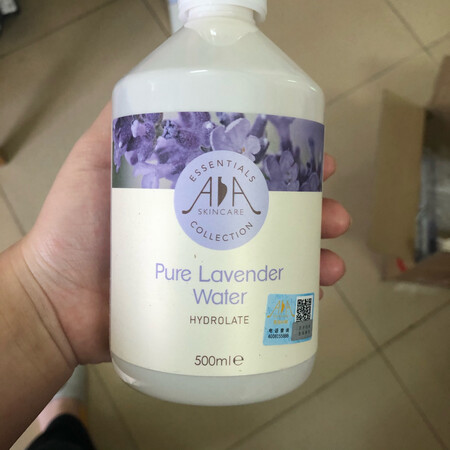 油痘肌用着没问题，听说薰衣草美白买来试用，补水效果挺好的，用来湿敷，没什么其他问题