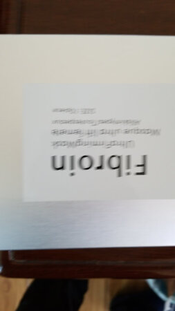 产品质感：可以
使用感受：很舒服
适合肤质：不过敏
补水效果：很好
贴合效果：很好
其他特色：还可以吧