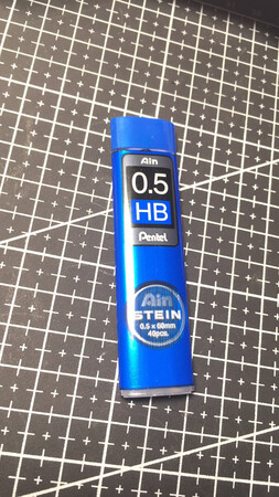 挺喜欢这个牌子的自动铅笔和铅芯，好用顺滑。